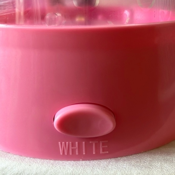 Hello Kitty: Pink LED Light Projector - Picture 7 of 16